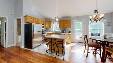 24-West-view-Dr-Kitchen