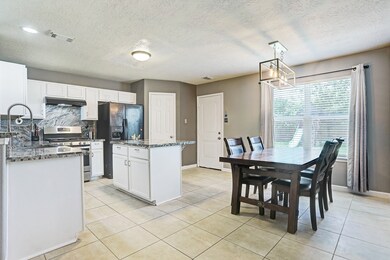 1434 Barras St, Alvin, TX 77511 - photo 3