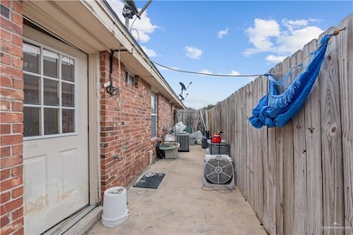 1410 Phoenix St, Edinburg, TX 78541 - photo 4