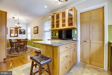 43538 Emerald Ln, Chantilly, VA 20152 - photo 4