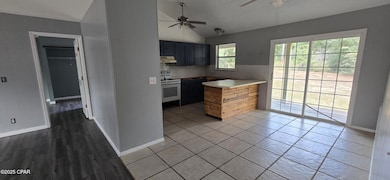 632 Carver Cir, Alford, FL 32420 - photo 2