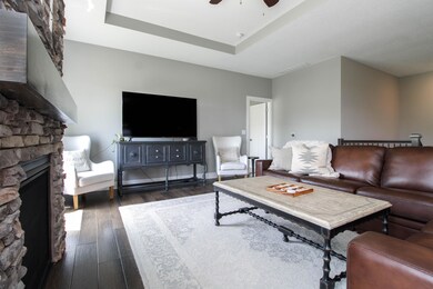 9828 Marnewood Dr, Johnston, IA 50131 - photo 6