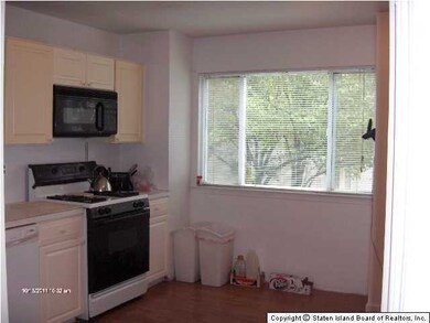 155 Pembrook Loop, Staten Island, NY 10309 - photo 3