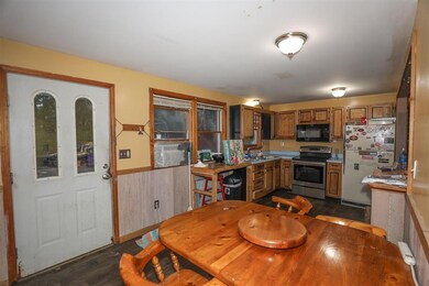 167 1/2 Robinson Rd, Hudson, NH 03051 - photo 2