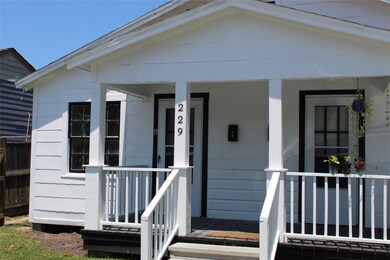 229 Neyland St unit A, Houston, TX 77022 - photo 2