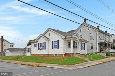 17 S Cherry St, Myerstown, PA 17067 - photo 4
