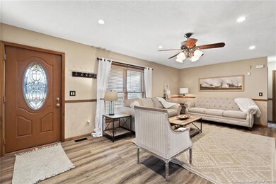 2204 E Arrowhead Dr, New Albany, IN 47150 - photo 7