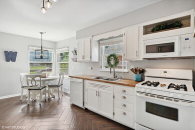 194 N Clinton Ave, Elmhurst, IL 60126 - photo 5