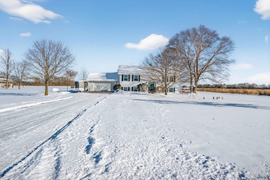 2420 N Dwight Rd, Morris, IL 60450 - photo 3