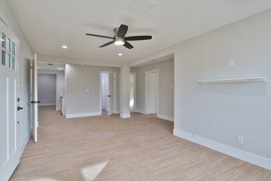 803 E 43rd St, Houston, TX 77022 - photo 5