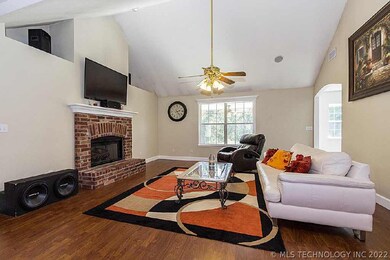 27258 E 41st St S, Broken Arrow, OK 74014 - photo 4