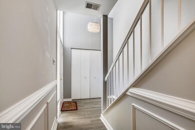 1576 Goldenrain Ct, Reston, VA 20190 - photo 5