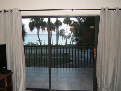 LR View