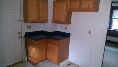 512 W Lapeer St, Lansing, MI 48933 - photo 7