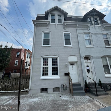 532 Windsor St, Reading, PA 19601 - photo 2