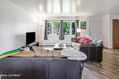 07-Living Room_SLS-4342 copy