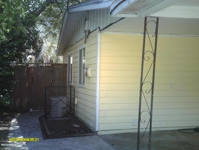 2529 Hugh Edwards Dr, Jacksonville, FL 32210 - photo 4