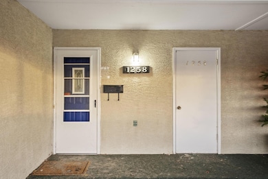 1258 Woodbrook Cir W unit 199, Columbus, OH 43223 - photo 7