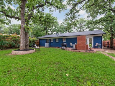 716 W Cedar St, Hurst, TX 76053 - photo 4