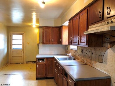 690 W Maryland Ave, Somers Point, NJ 08244 - photo 2