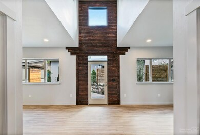 433 NE Dekalb Ave, Bend, OR 97701 - photo 7