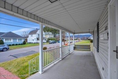 402 Mcclure Ave, Old Forge, PA 18518 - photo 3