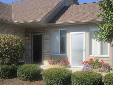 71 Potters Shed Dr unit 571, Reynoldsburg, OH 43068 - photo 2