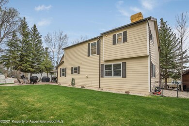934 Steele St_024