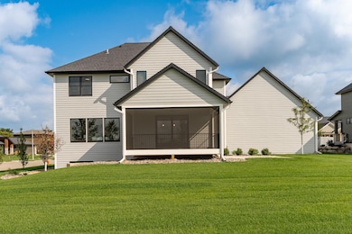 2764 Scenic Point Dr SW