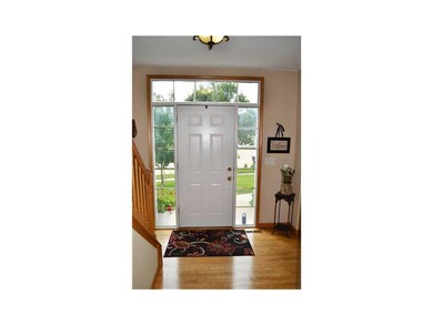 Foyer. Hardwood floors