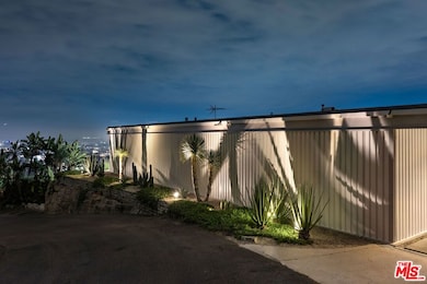 1635 Woods Dr, Los Angeles, CA 90069 - photo 6