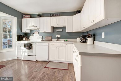 1497 Lowell Ct, Crofton, MD 21114 - photo 4