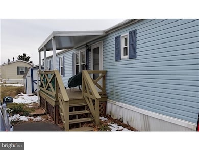 844 Aspen Ave, Spring City, PA 19475 - photo 5