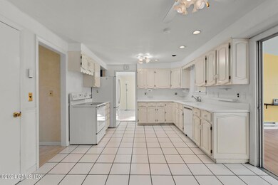 11 Zygmont Ln, Greenwich, CT 06831 - photo 7