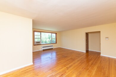 2625 W Fitch Ave unit 3F, Chicago, IL 60645 - photo 2