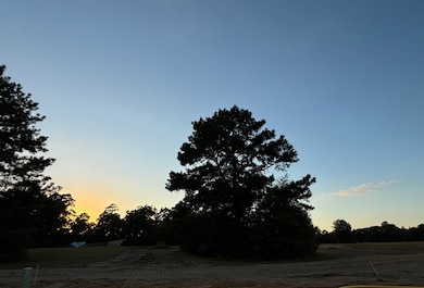 Signature cul-de-sac on Hidden Oak located within
