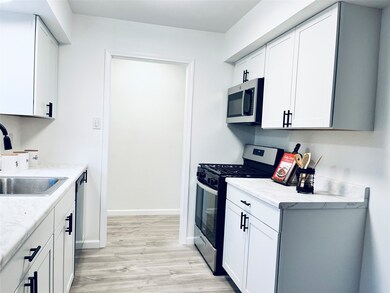 816 Chatman St, Alvin, TX 77511 - photo 3