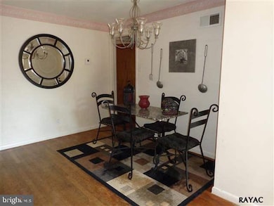 316 E Springettsbury Ave, York, PA 17403 - photo 7