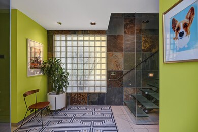 ENTRY WAY.jpg mls