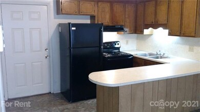 1220 8th St NE unit G, Hickory, NC 28601 - photo 2