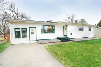 1218 S 18th St, Grand Forks, ND 58201 - photo 2