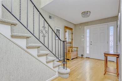 16 Kings Gate Rd, Suffern, NY 10901 - photo 4