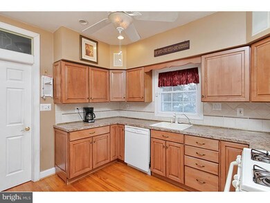 33 N American St, Woodbury, NJ 08096 - photo 6