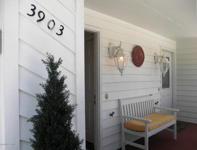 Ground level entry to 3903 Ocean Drive