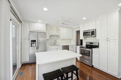 Updated kitchen w/stainless-steel appliances & ple