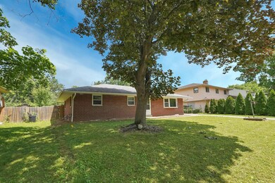 1242 Saling Dr, Columbus, OH 43229 - photo 2