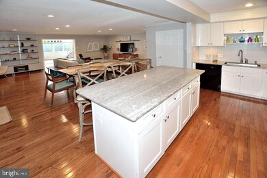 2209 Boxwood Dr, Falls Church, VA 22043 - photo 5