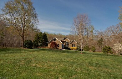 635 Geffen Ln, Asheboro, NC 27205 - photo 2