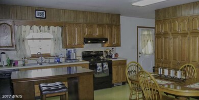 930 Bard Dr, Chambersburg, PA 17202 - photo 5