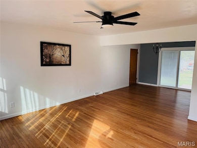 1233 W Jefferson St, Vandalia, IL 62471 - photo 6